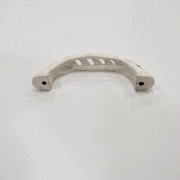 New set of 6 white pull / knob, have many - Picture 3 of 4